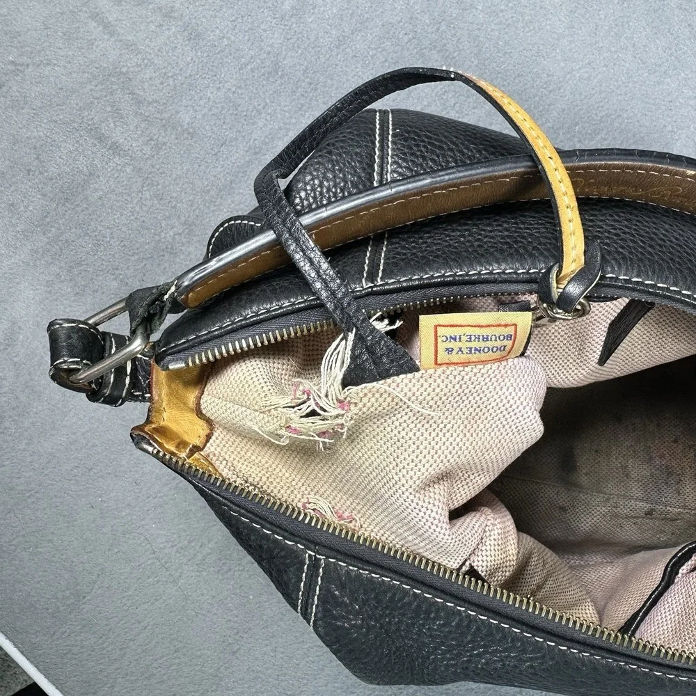 Vintage Dooney & Bourke Pebbled Leather Shoulder Bag Black Hobo Legacy Y2K